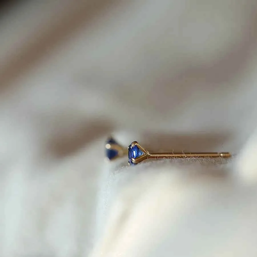 925 Sterling Silver Stud Earrings Charm Jewelry - Tiny Blue Zircon - Xm364