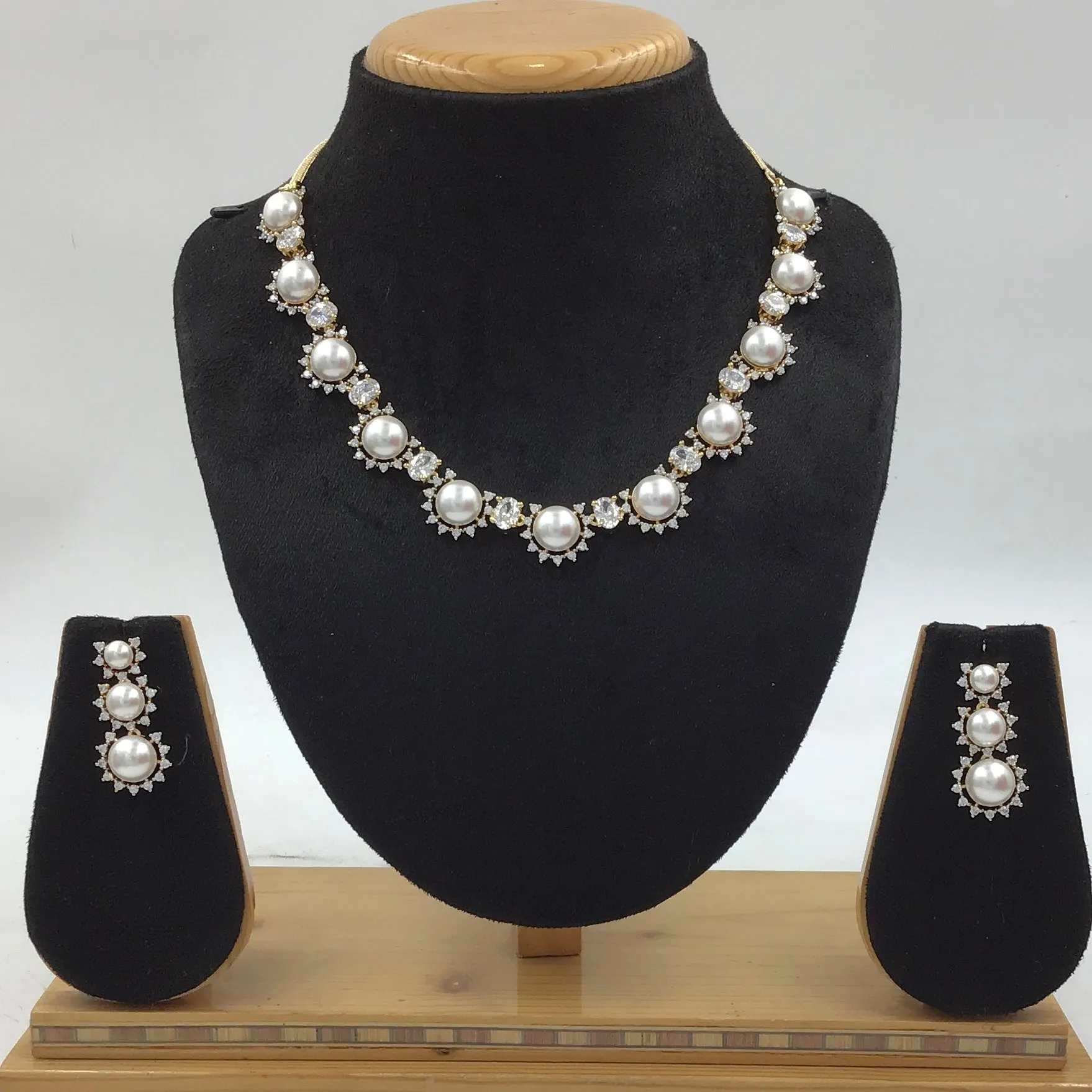 Round Neck Pearl Zircon/AD Necklace Set 16591-31