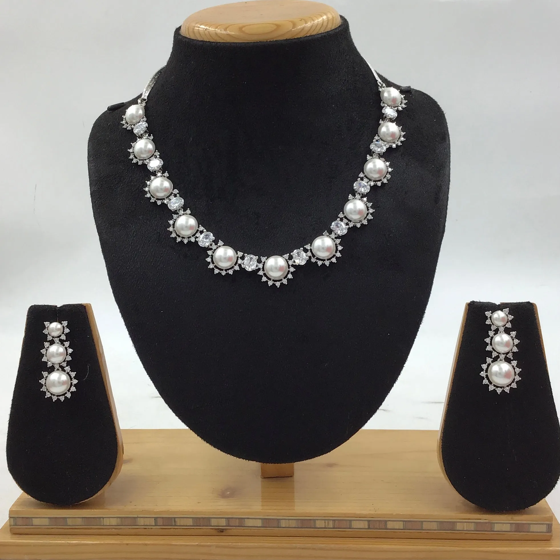 Round Neck Pearl Zircon/AD Necklace Set 16591-31