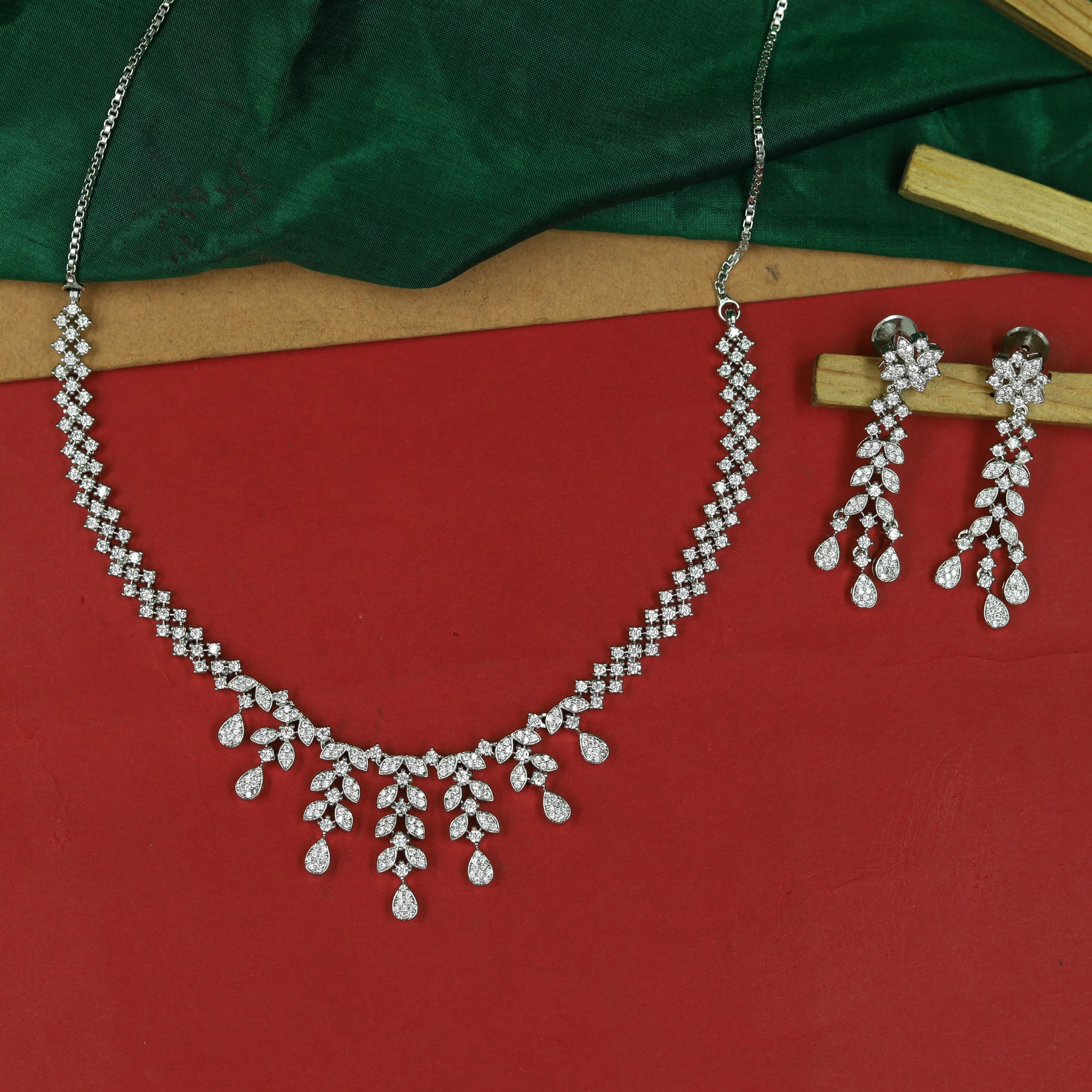 Round Neck Zircon/AD Necklace Set 16906-08