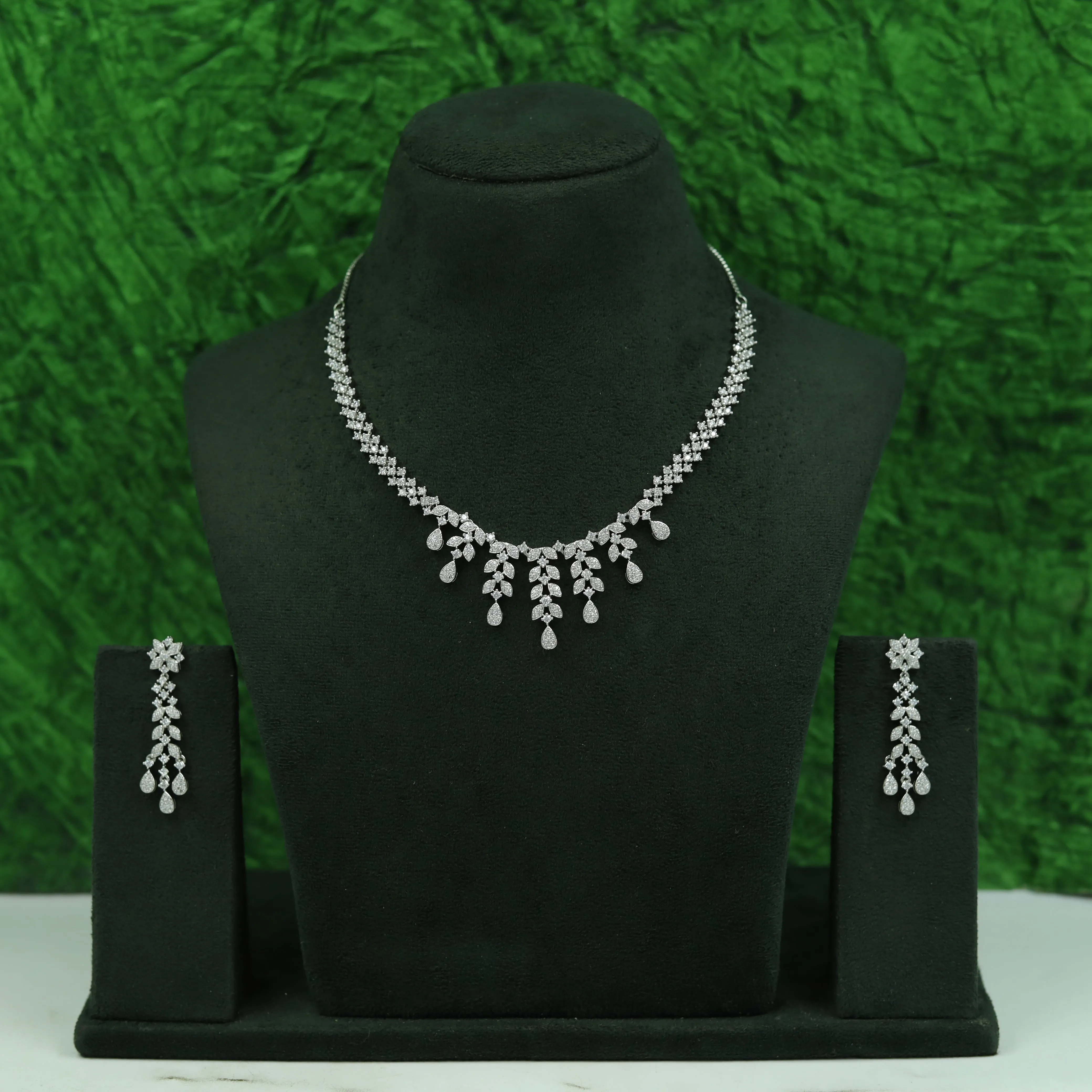 Round Neck Zircon/AD Necklace Set 16906-08
